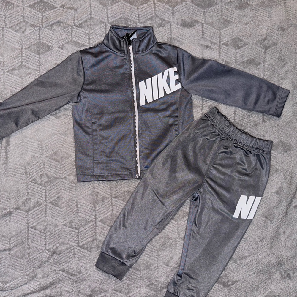 Infant Nike Sweatsuit